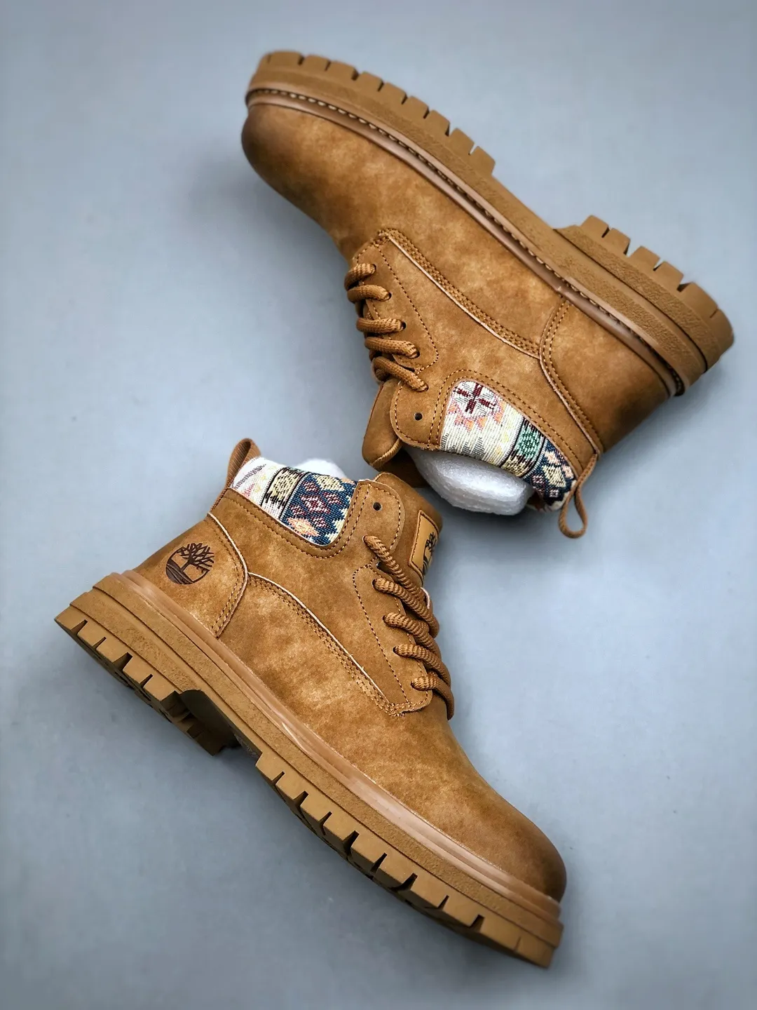 💰520 supports store G Timberland/Timberland classic style 25ss new mid-top classic re-engineering produced by Guangdong factory with new process upgrade autumn and winter new style original box original packaging The fabric is made of hand-grabbed cowhide imported from Italy🇮🇹 with anti-odor and anti-corrosion genuine leather latex insoles to give you a perfect wearing experience quality and durable, a must-have for sportsmen, specializes in not looking handsome, high-quality and first-class foot feel The full set of official website unified packaging, specially designed for cold protection and outdoor use this winter, suitable for daily matching. Size: 39 40 41 42 43 44